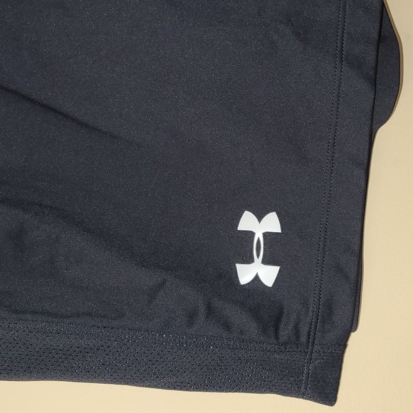 Under Armour Heat Gear Shorts, Men's Small, Black w St. A's graphic - Picture 2 of 9